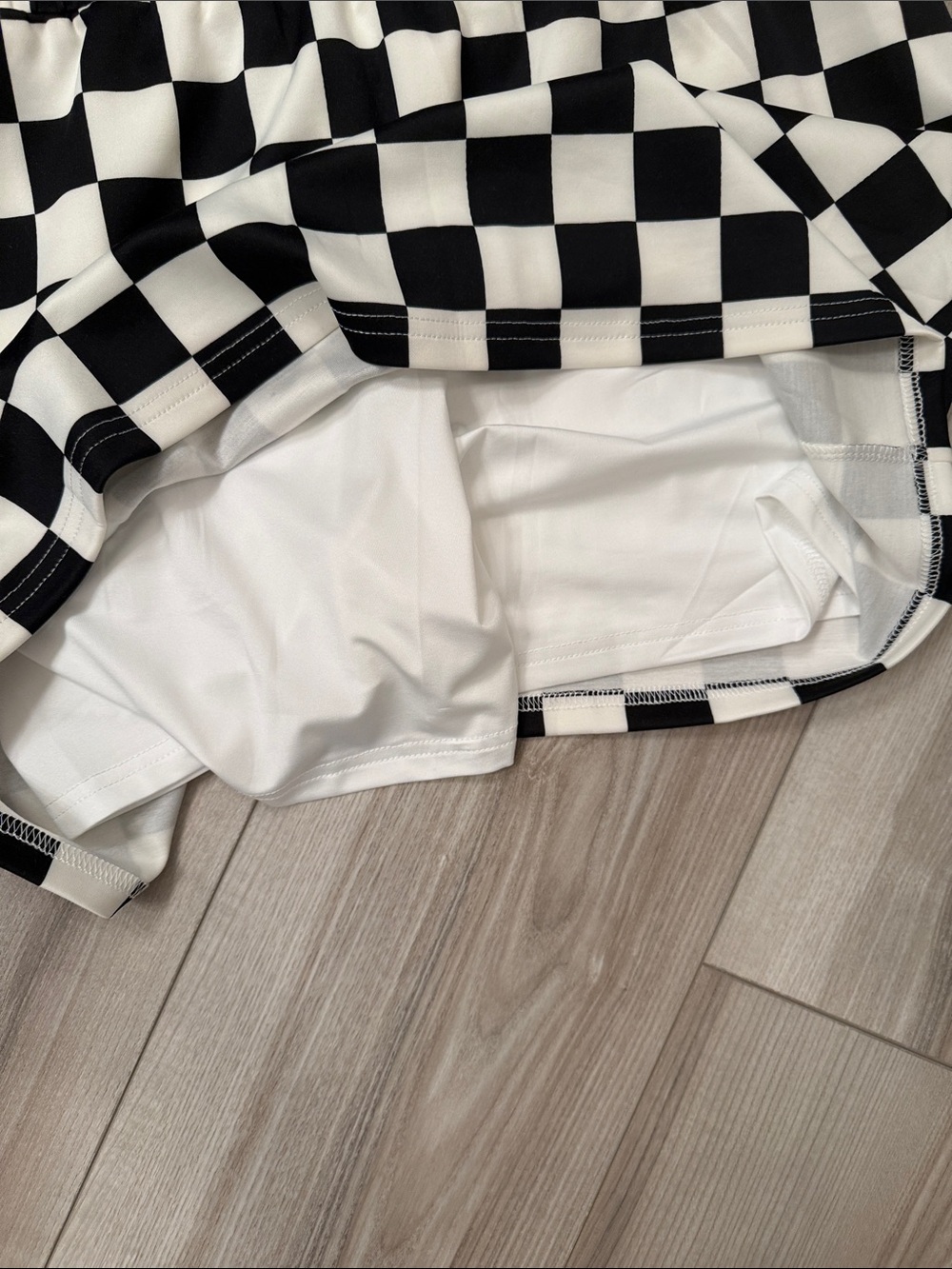 NEW Checkerboard Black and White Skort - XL (size 12-14) - Picture 4 of 9